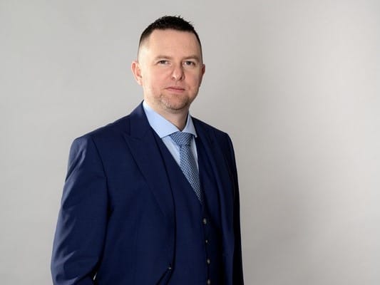 Polska samorządna? Raczej Polska samorządów na linie